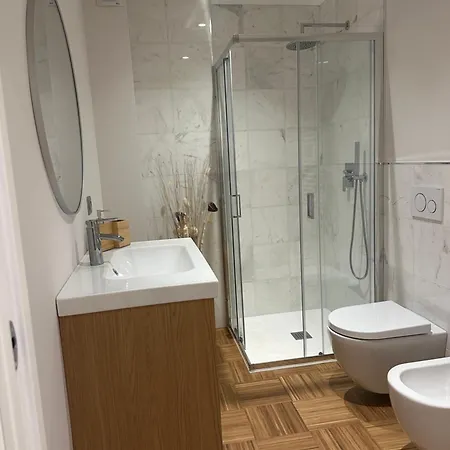 Morea 18 Elegant Independent Apartament Bari