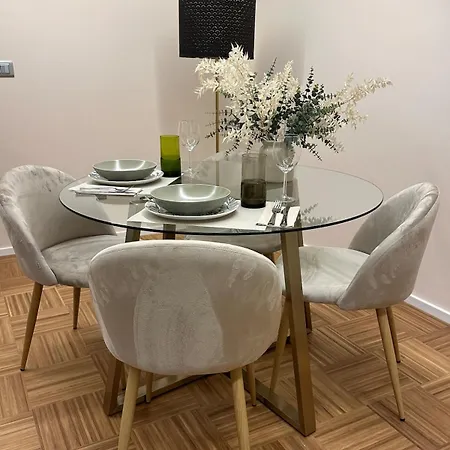 Morea 18 Elegant Independent Apartament Bari